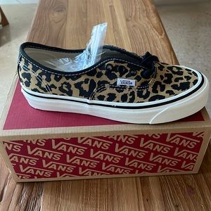 Vans Authentic 44 Dx leopard print size 6.5